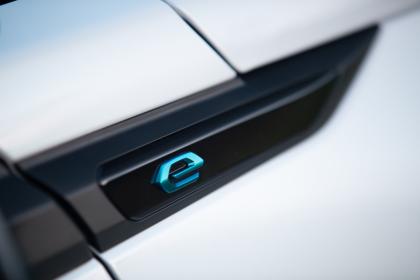 Peugeot e-2008 GT 136Ps